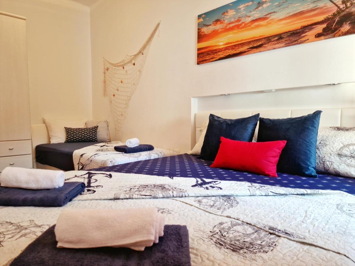 Pirates' Bay Apartment - โอมิช ภายนอก รูปภาพ