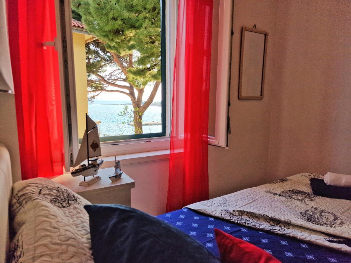 Pirates' Bay Apartment - โอมิช ภายนอก รูปภาพ